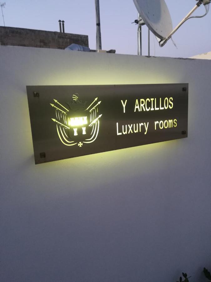 Y Arcillos Luxury Rooms Cin Ito75O35B4Ooo468O2 莱切 外观 照片